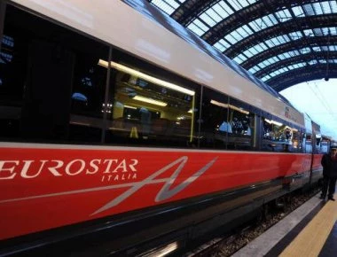 Η περίεργη παράκληση από το τρένο Eurostar : «Μην κουβαλάτε μαζί σας όπλα και μαχαίρια»